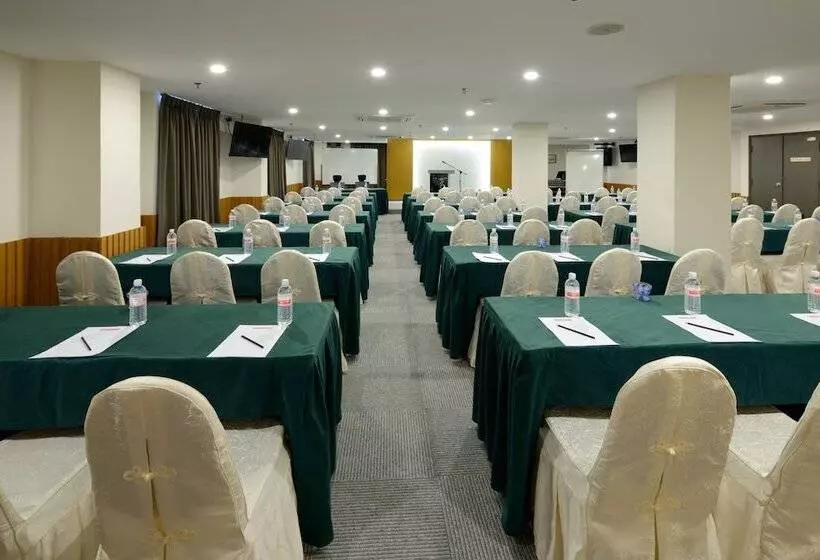 E Red Hotel Kuantan