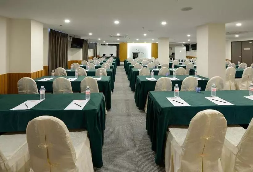 E Red Hotel Kuantan