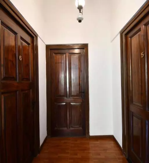 ホテル Hostal El Cerrito San Lorenzo