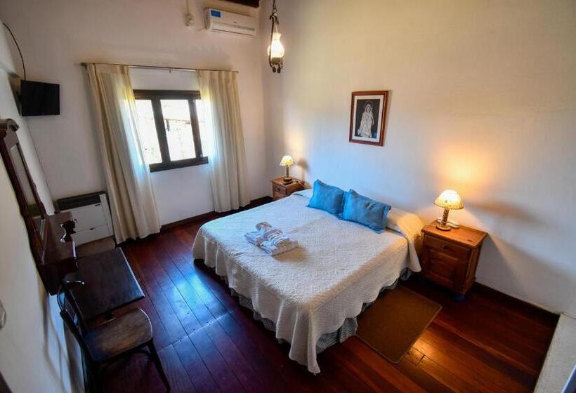 فندق Hostal El Cerrito San Lorenzo