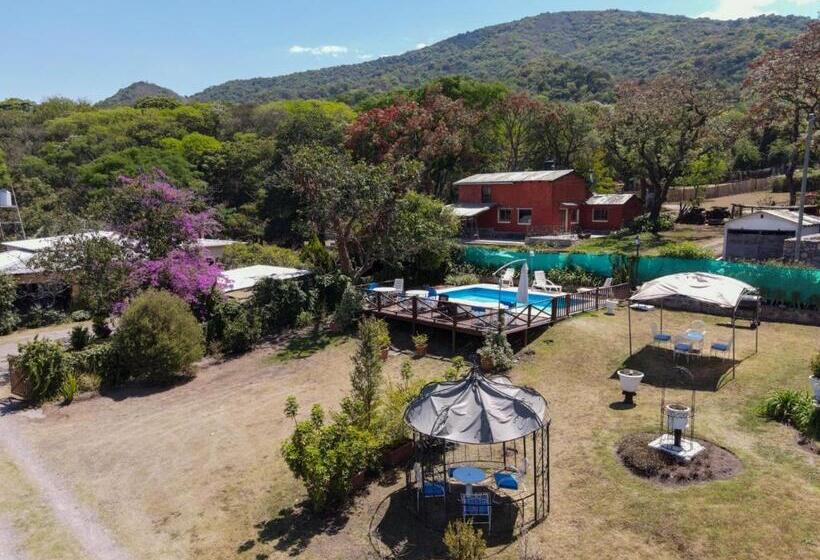 فندق Hostal El Cerrito San Lorenzo