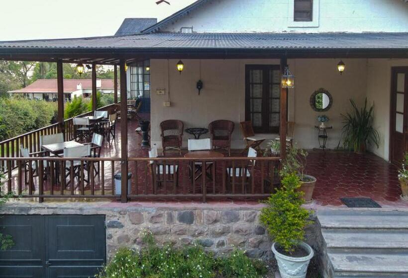 فندق Hostal El Cerrito San Lorenzo