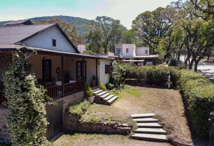 ホテル Hostal El Cerrito San Lorenzo