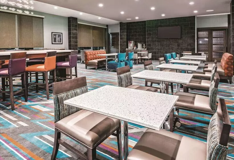 Hotelli La Quinta By Wyndham Dallas Grand Prairie North