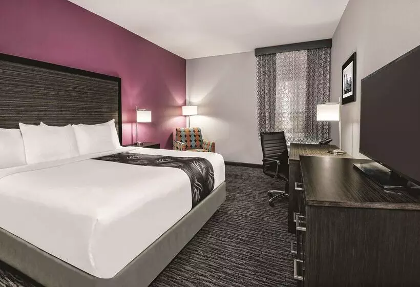 Hotelli La Quinta By Wyndham Dallas Grand Prairie North
