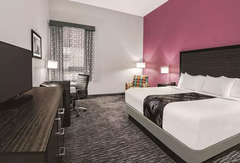 Hotelli La Quinta By Wyndham Dallas Grand Prairie North