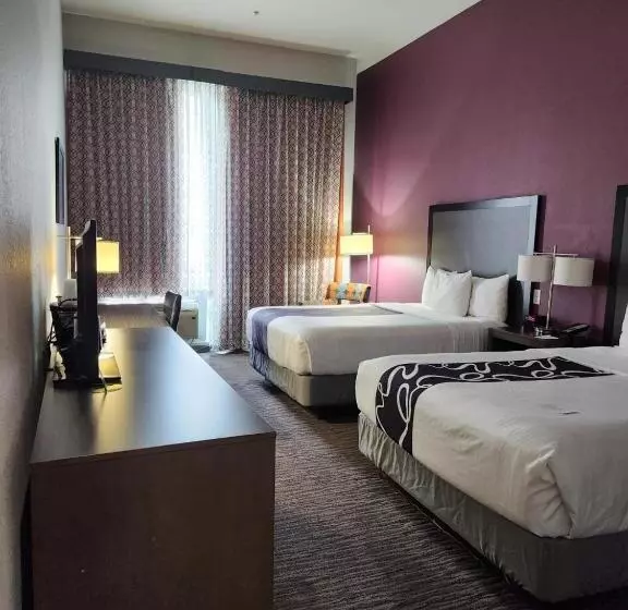 Hotelli La Quinta By Wyndham Dallas Grand Prairie North