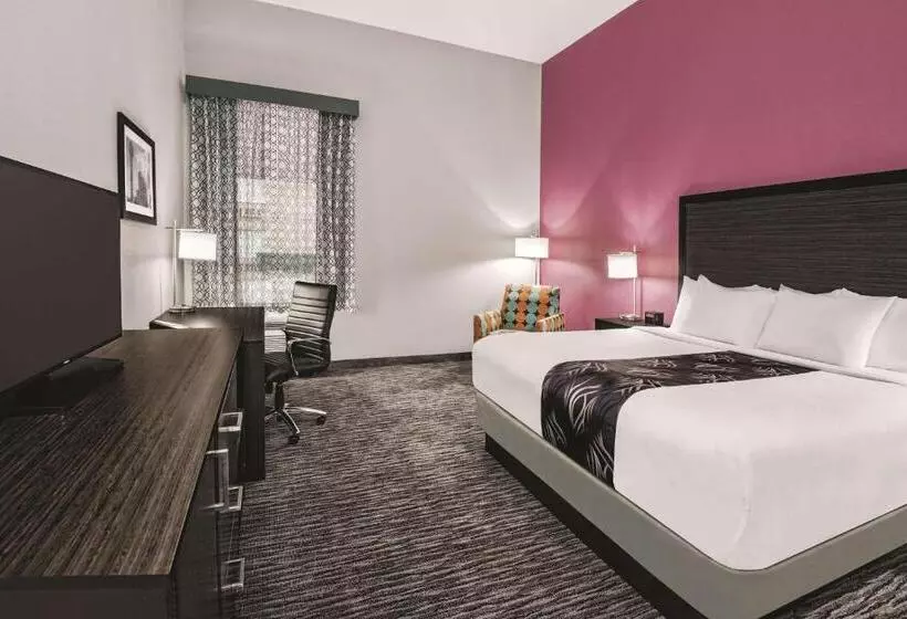 Hotelli La Quinta By Wyndham Dallas Grand Prairie North