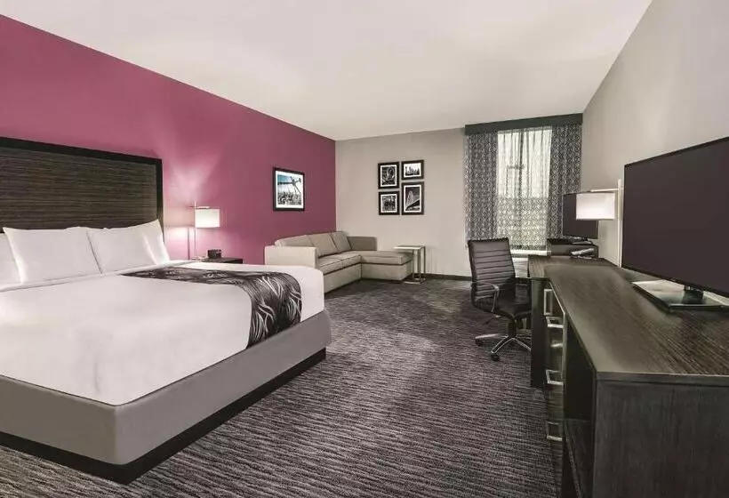 Hotelli La Quinta By Wyndham Dallas Grand Prairie North