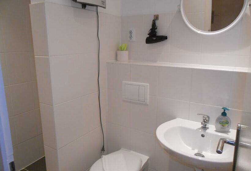 فندق Pension Stechlinsee