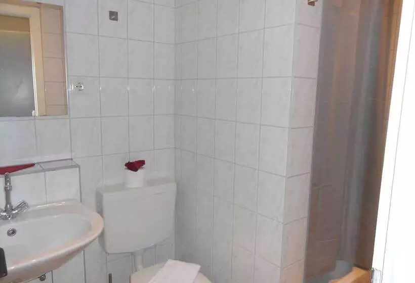Hotelli Pension Stechlinsee