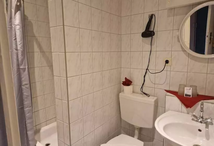 Hotelli Pension Stechlinsee