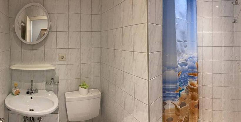 فندق Pension Stechlinsee