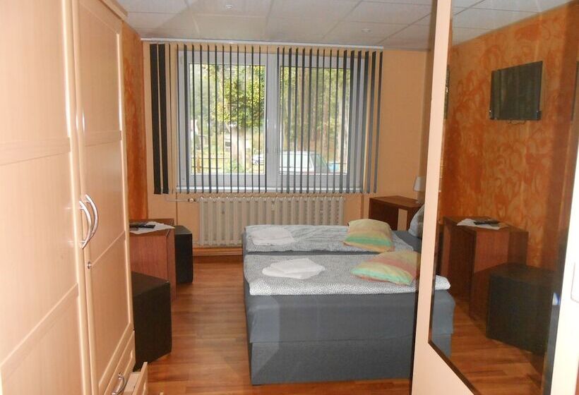 فندق Pension Stechlinsee