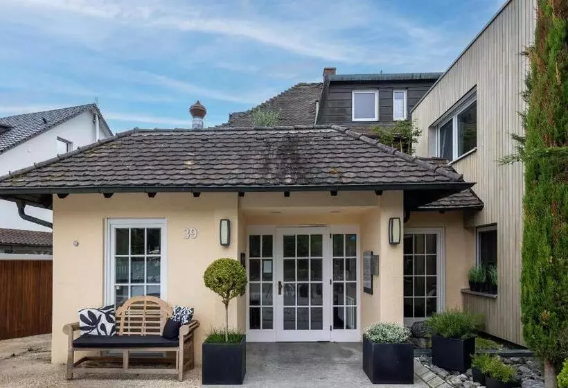 Hotelli Villa Neugarten