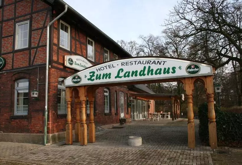 Hotelli Zum Landhaus Dannenbüttel