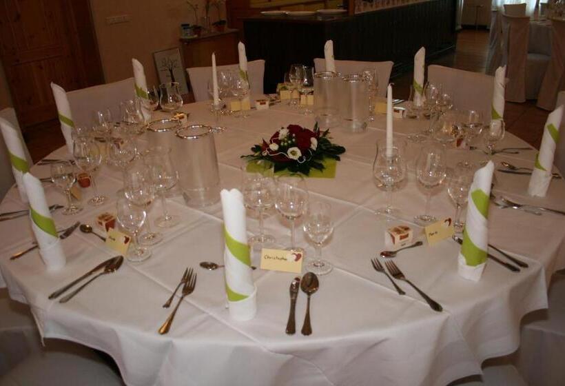 호텔 Zum Landhaus Dannenbüttel