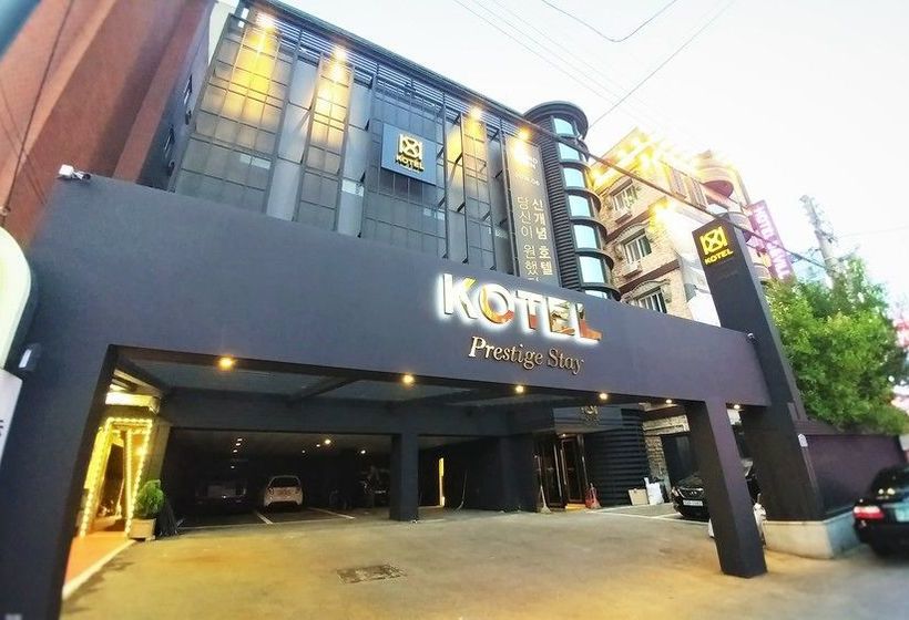 Hotel Indeokwon Chess