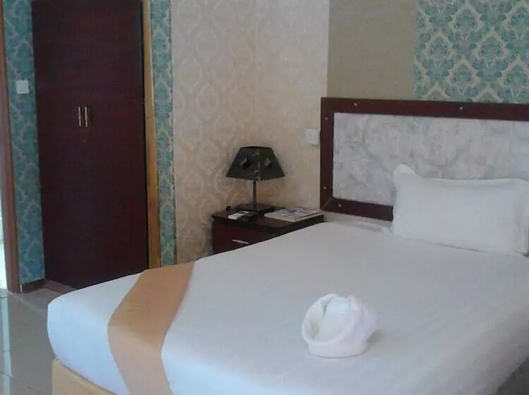 Pacific Conqueror Self Catering Units