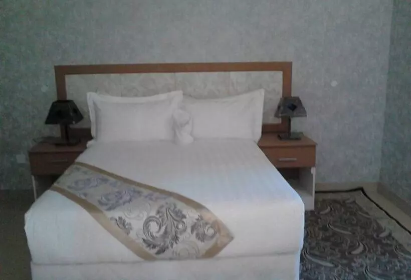 Pacific Conqueror Self Catering Units