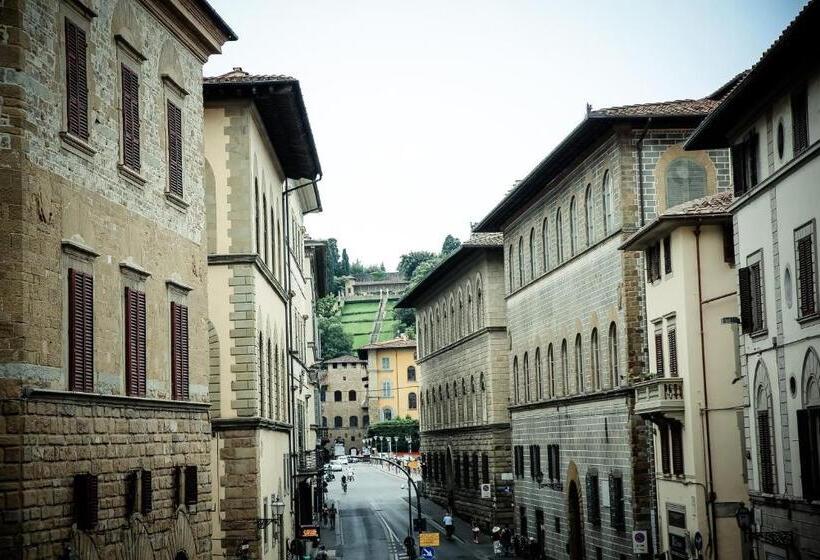 پانسیون Benci House