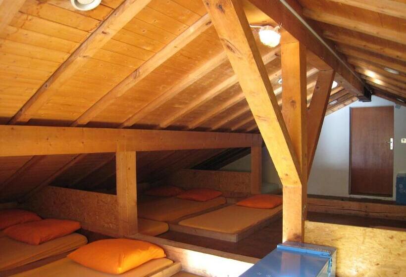 ユースホステル Dortoir Moubra