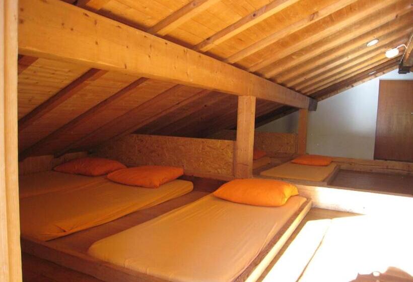 ユースホステル Dortoir Moubra