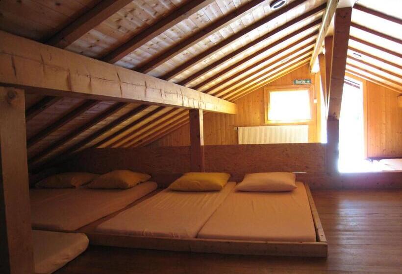 ユースホステル Dortoir Moubra