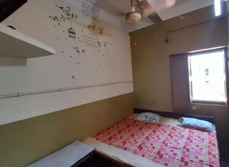 ユースホステル Rupak Rest House ,call 79031 58122 !near Deoghar Baba Mandir
