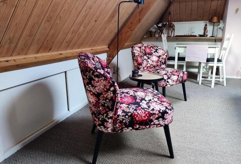 민박 De Buurvrouw Nr.18