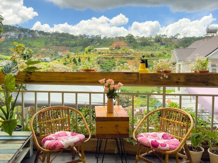 تختخواب و صبحانه Gio Homestay