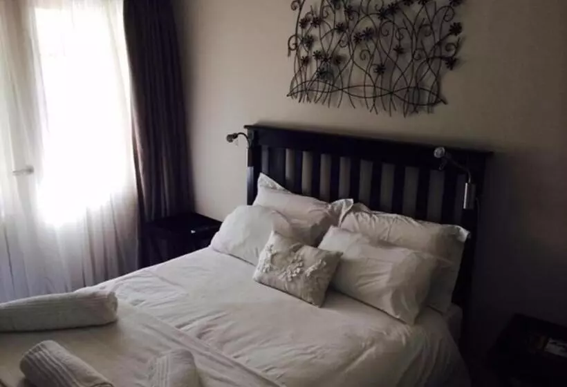 Aamiaismajoitus (B&B) Hiflyerz Guest House