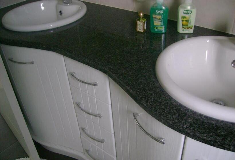 ベッドアンドブレックファースト Hiflyerz Guest House