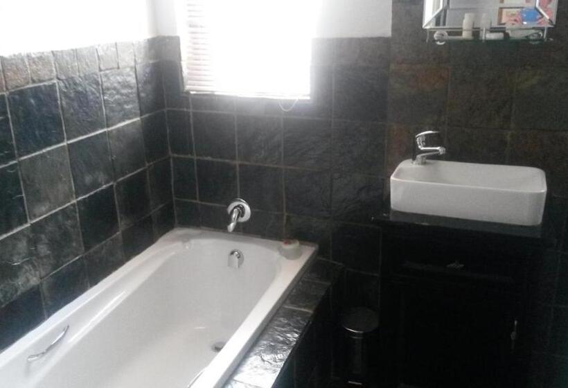 ベッドアンドブレックファースト Hiflyerz Guest House