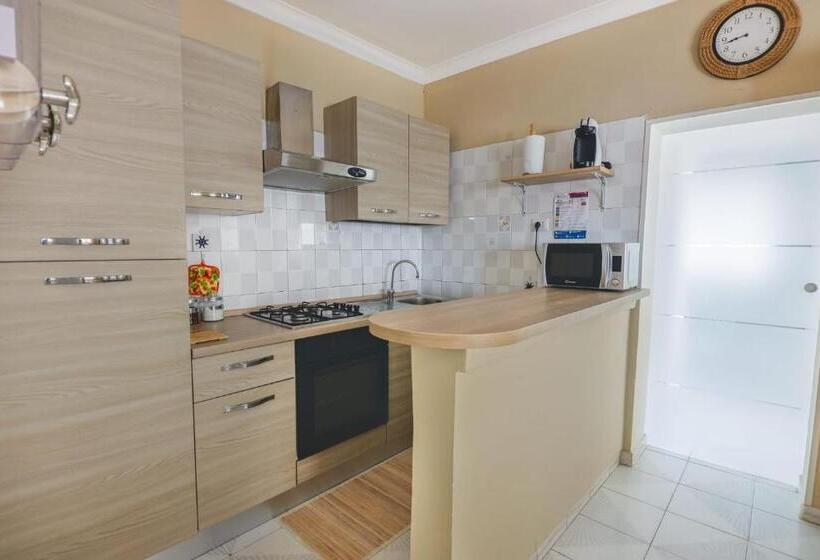 ベッドアンドブレックファースト Miramare Fiumicino