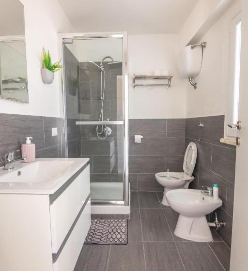 ベッドアンドブレックファースト Miramare Fiumicino