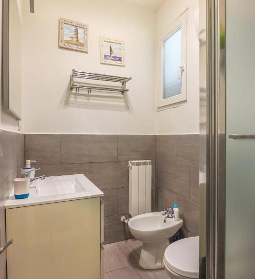 ベッドアンドブレックファースト Miramare Fiumicino