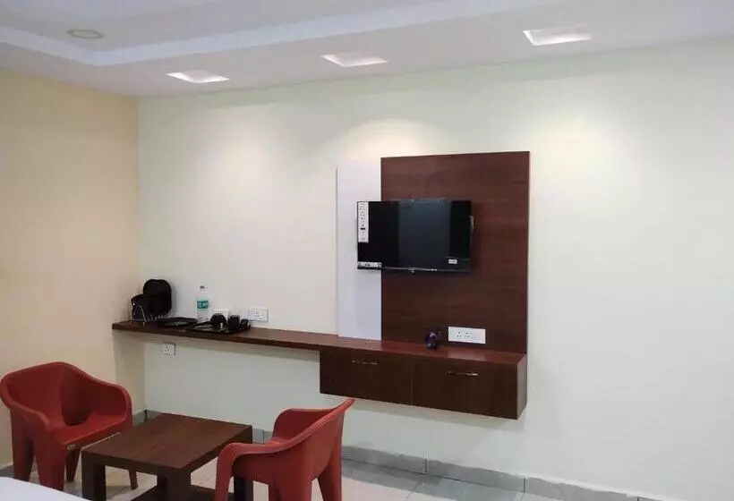 Hotelli Cvr Banquet Hall And Lodging
