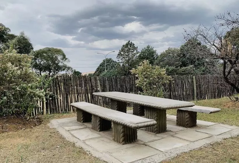 هتل Khutsong Lodge