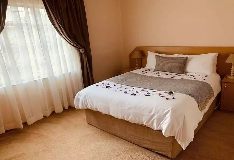 هتل Khutsong Lodge