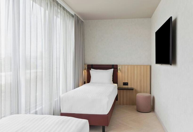 هتل Residence Inn By Marriott Geneva City Nations