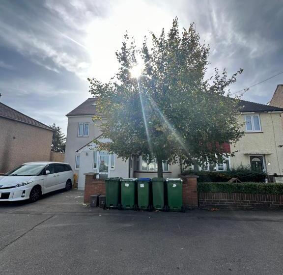 펜션 Luxury Ensuite Studio In Crayford Dartford Bexley London With Full Kitchen And Side Garden Alleyway