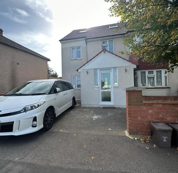 펜션 Luxury Ensuite Studio In Crayford Dartford Bexley London With Full Kitchen And Side Garden Alleyway