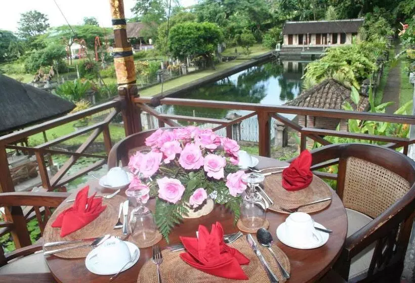 ペンション Tirta Ayu Hotel And Restaurant