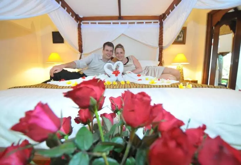 ペンション Tirta Ayu Hotel And Restaurant