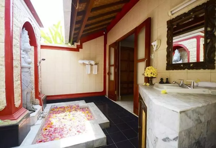 ペンション Tirta Ayu Hotel And Restaurant