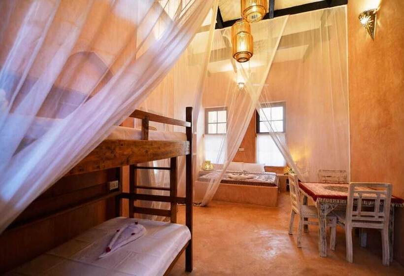 پانسیون Tulia Old Town