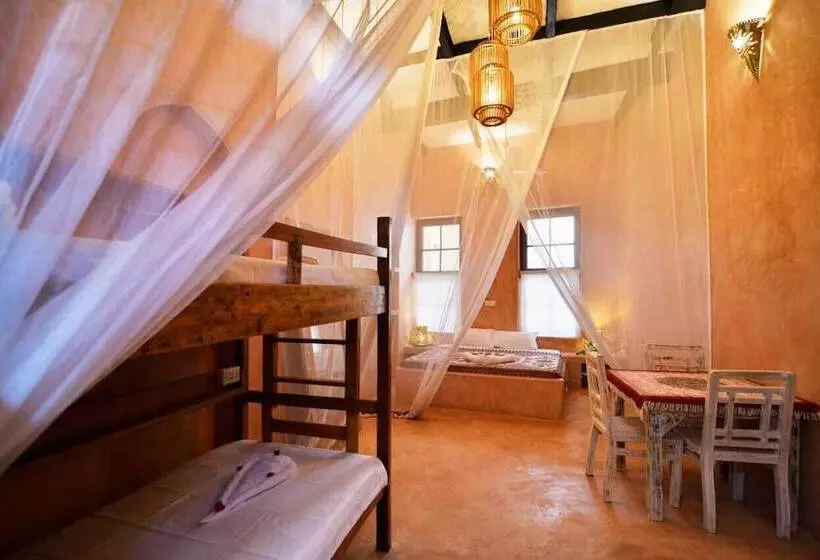 پانسیون Tulia Old Town