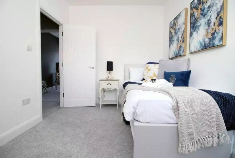 پانسیون Wyndham Road 3br Lin Pontcanna