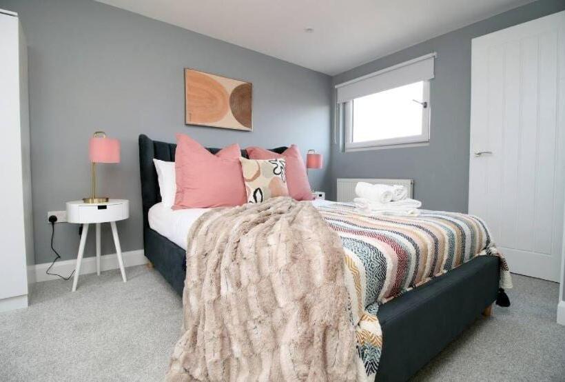 Pension (Hôtel basse catégorie) Wyndham Road 3br Lin Pontcanna